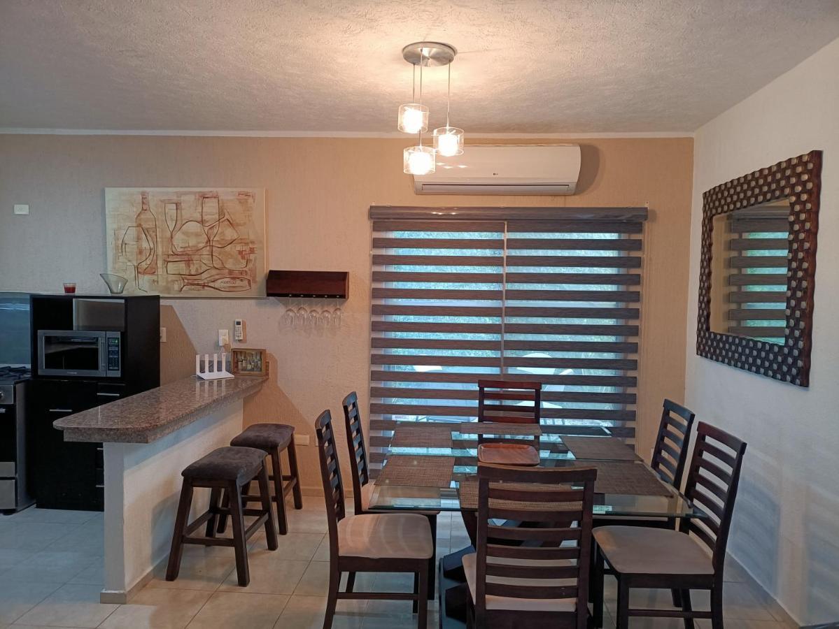 Casa Hector, Con Jacuzzi, Cerca Del Foro Gnp. Сasa de vacaciones Mérida