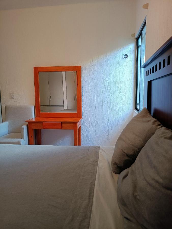 Casa Hector, Con Jacuzzi, Cerca Del Foro Gnp. *